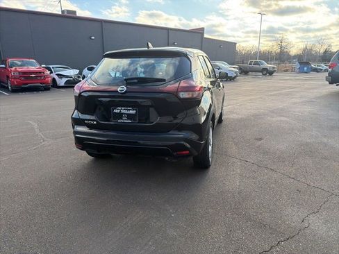 Used 2021 Nissan Kicks S image 8
