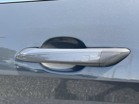 Certified 2025 Hyundai Elantra Limited FWD image 45