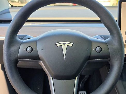 Used 2024 Tesla Model Y Performance AWD/4WD image 27