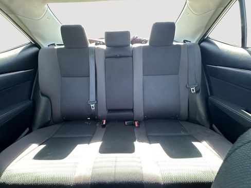 Used 2018 Toyota Corolla LE image 12