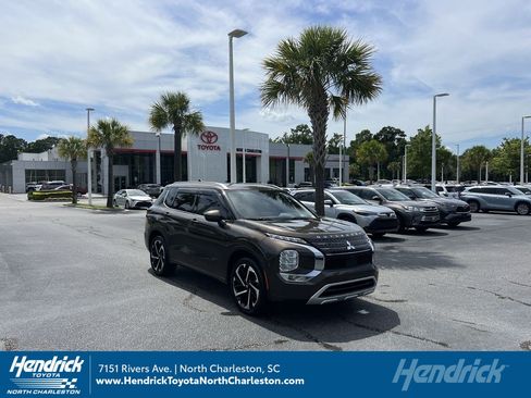 Used 2022 Mitsubishi Outlander SEL FWD image 1