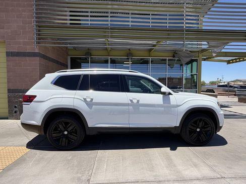 Used 2018 Volkswagen Atlas SEL Premium AWD/4WD image 9
