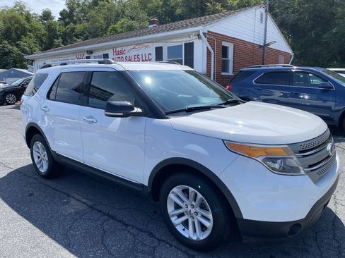 Used 2013 Ford Explorer XLT AWD/4WD image 3