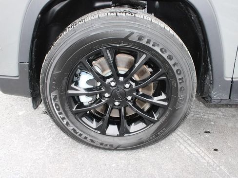 Used 2023 Jeep Cherokee Altitude Lux image 10