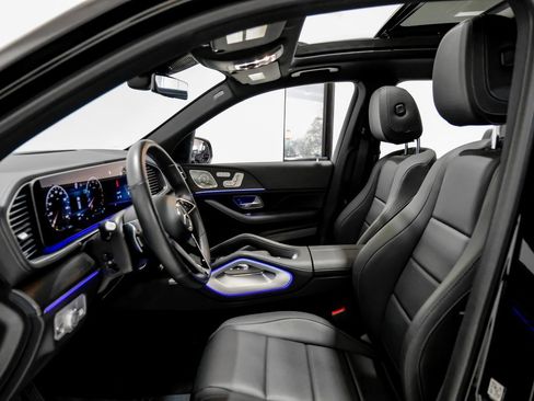 Used 2024 Mercedes-Benz GLS 450 4MATIC image 7