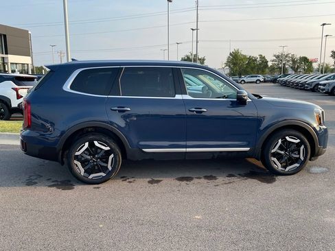 Certified 2023 Kia Telluride S w/ S Sunroof Package AWD/4WD image 8