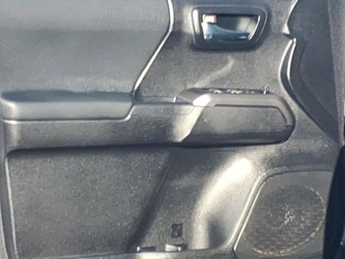 Certified 2023 Toyota Tacoma TRD Off-Road w/ Technology Package image 13