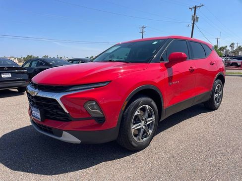 Used 2023 Chevrolet Blazer LT FWD image 3