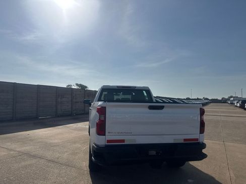 Used 2020 Chevrolet Silverado 1500 W/T w/ Trailering Package AWD/4WD image 17
