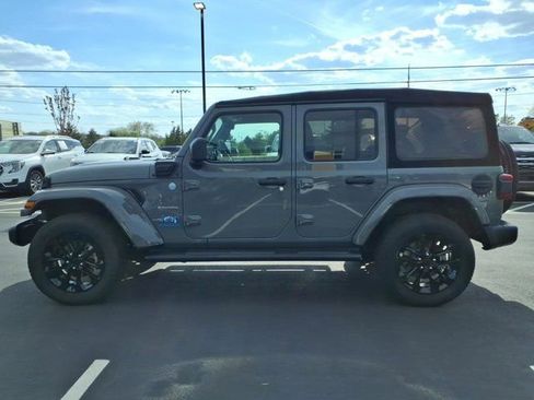 Used 2023 Jeep Wrangler Unlimited Sahara w/ Cold Weather Group image 4