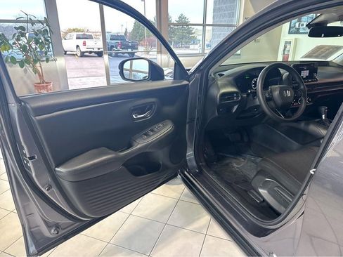 Used 2023 Honda HR-V LX image 15