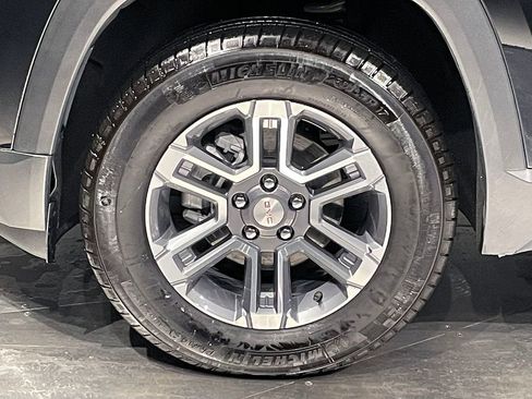 Used 2025 GMC Terrain Elevation image 43