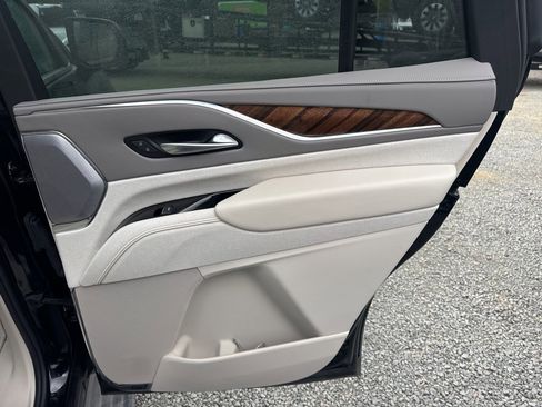 Used 2023 Cadillac Escalade Premium Luxury Platinum image 13