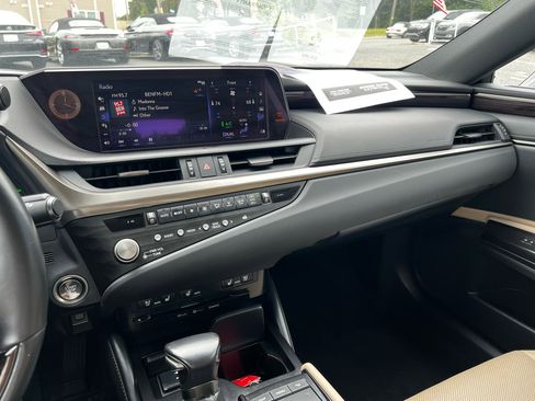 Used 2021 Lexus ES 350 w/ Premium Package image 13