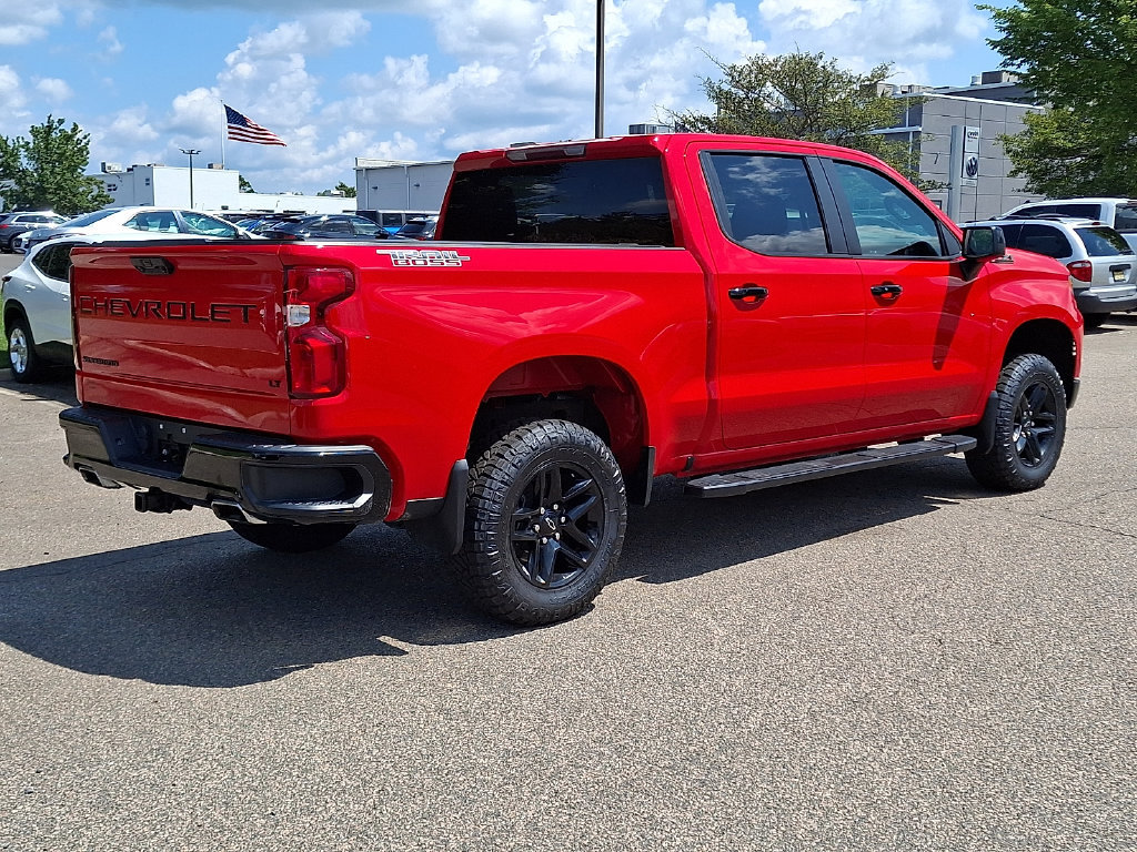 Used 2024 Chevrolet Silverado 1500 LT Trail Boss w/ LPO, Dark Essentials Package AWD/4WD image 9