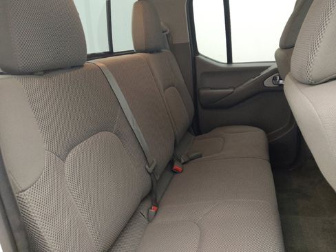 Used 2016 Nissan Frontier SV image 19