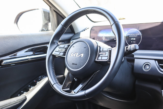 Certified 2025 Kia Seltos EX FWD image 15