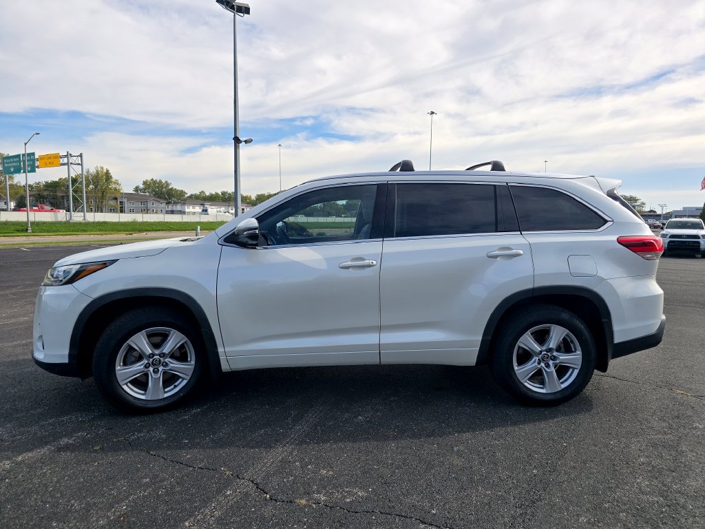 Certified 2019 Toyota Highlander Limited Platinum AWD/4WD image 16