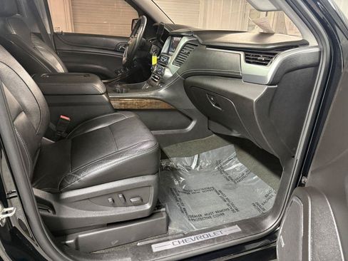Used 2017 Chevrolet Suburban LT AWD/4WD image 40