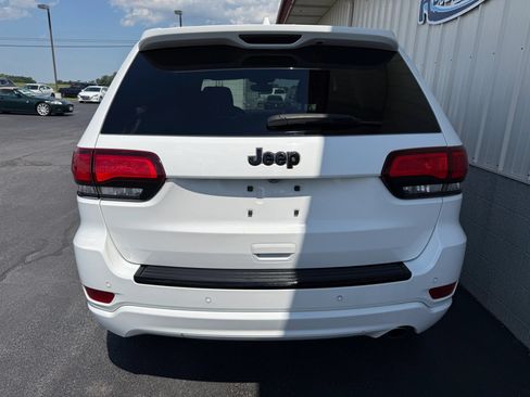 Used 2018 Jeep Grand Cherokee Altitude AWD/4WD image 5