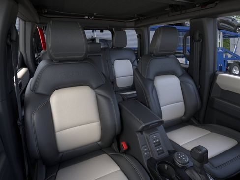 New 2026 Ford Bronco Outer Banks w/ Sasquatch Package AWD/4WD image 33