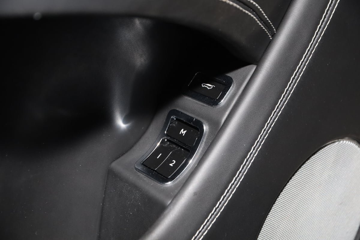 Used 2018 Bentley Bentayga AWD/4WD image 43