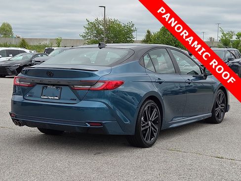 Used 2025 Toyota Camry XSE FWD image 5