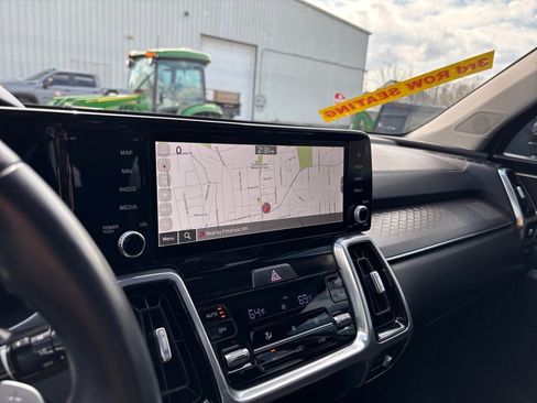 Used 2023 Kia Sorento SX image 23