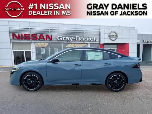 New 2026 Nissan Sentra SR w/ Floor Mat Package FWD image 4