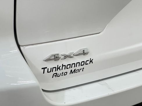 Used 2023 Jeep Grand Cherokee Laredo image 16