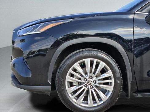 Used 2026 Toyota Highlander Platinum AWD/4WD image 39