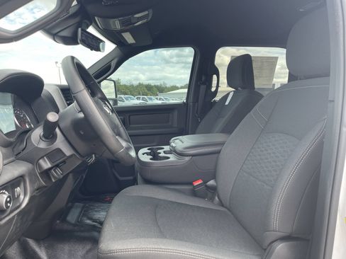 New 2025 RAM 3500 Tradesman AWD/4WD image 34