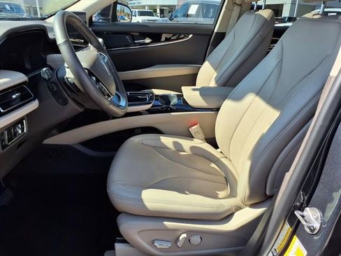 Certified 2023 Lincoln Nautilus Reserve image 5