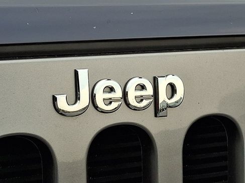 Used 2013 Jeep Wrangler Unlimited Sport AWD/4WD image 33