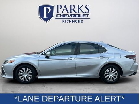 Used 2022 Toyota Camry LE FWD image 4