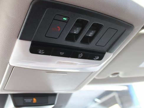 Used 2021 Nissan Rogue Platinum image 36