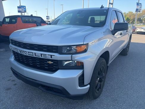 Used 2022 Chevrolet Silverado 1500 Custom w/ Safety Confidence Package image 2