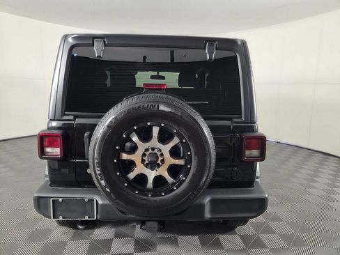 Used 2019 Jeep Wrangler Sport AWD/4WD image 5
