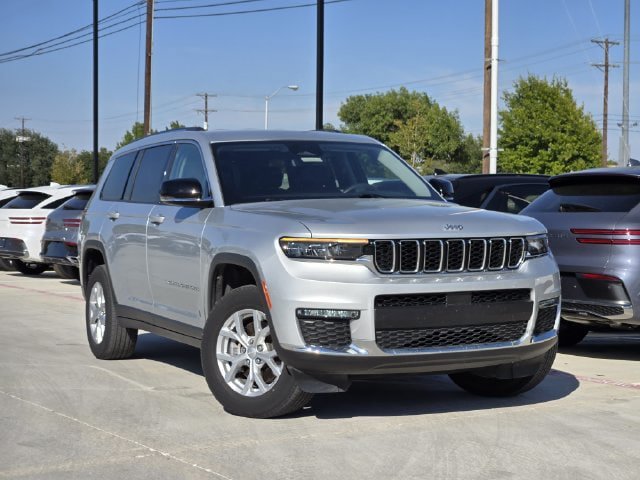Used 2023 Jeep Grand Cherokee L Limited RWD image 2