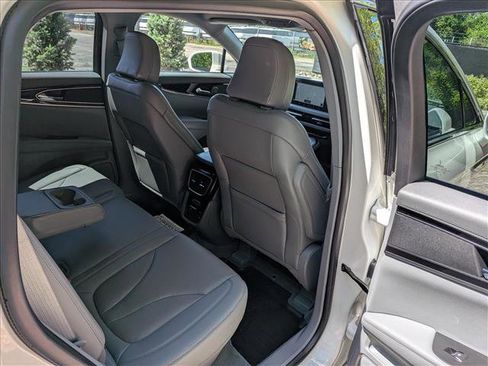 Used 2022 Lincoln Nautilus Reserve AWD/4WD image 15
