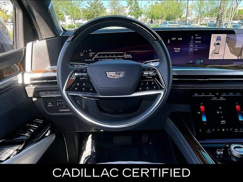 Certified 2025 Cadillac Escalade Sport Platinum AWD/4WD image 7
