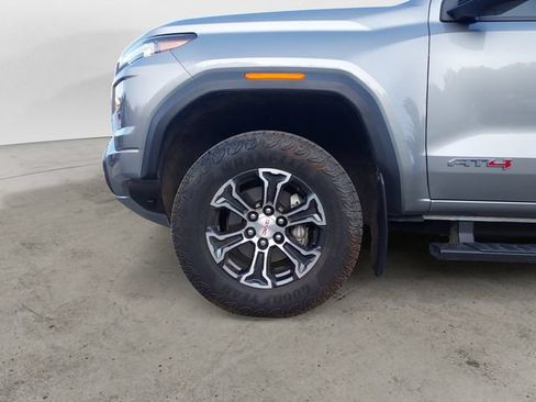 Used 2023 GMC Canyon AT4 w/ AT4 Premium Package AWD/4WD image 9