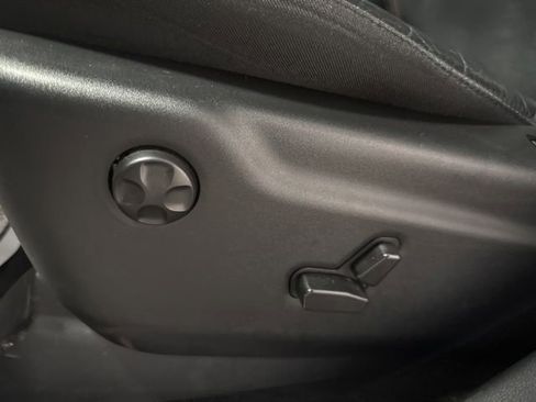 Used 2025 Dodge Durango GT AWD/4WD image 11