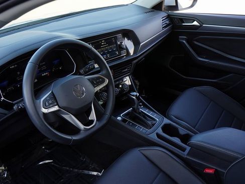 Used 2023 Volkswagen Jetta SE image 21