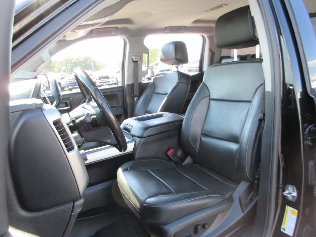 Used 2018 Chevrolet Silverado 1500 LTZ Z71 w/ Redline Edition AWD/4WD image 19