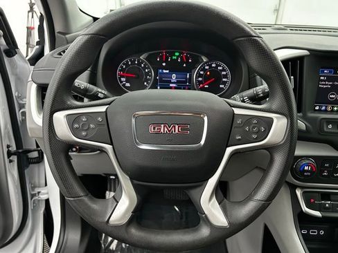 Used 2023 GMC Terrain SLE w/ Driver Convenience Package image 18