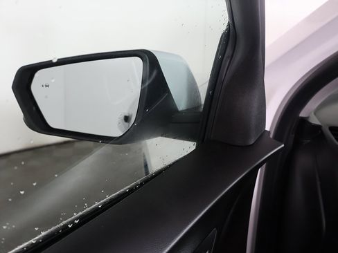 Used 2019 Chevrolet Equinox LT image 33