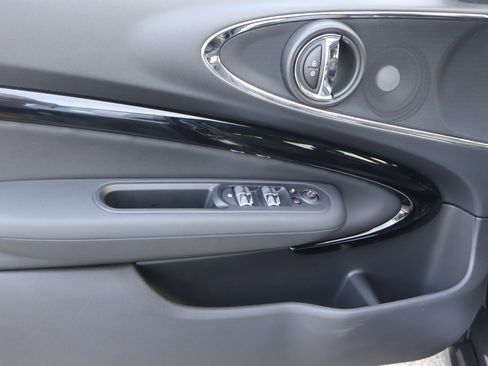 Used 2020 MINI Cooper Clubman S w/ Premium Package image 14