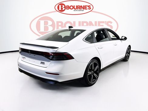 Used 2023 Honda Accord Sport image 9