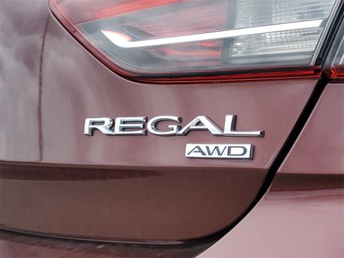 Used 2018 Buick Regal Essence w/ Driver Confidence Package #1 image 7